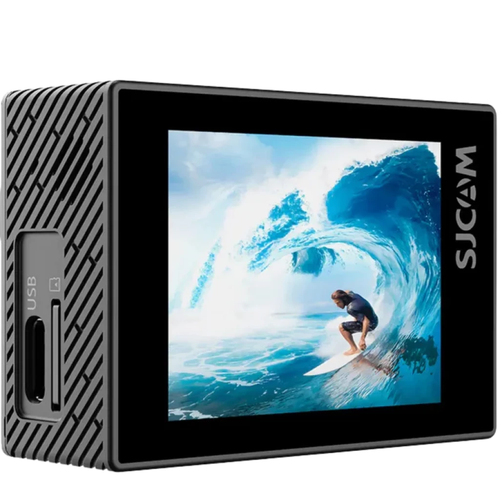 SJCAM SJ6 Ultra 4K 30 i/s à double écran, boîtier compact rainuré, grand écran arrière affichant une scène de surf, ports USB et carte visibles