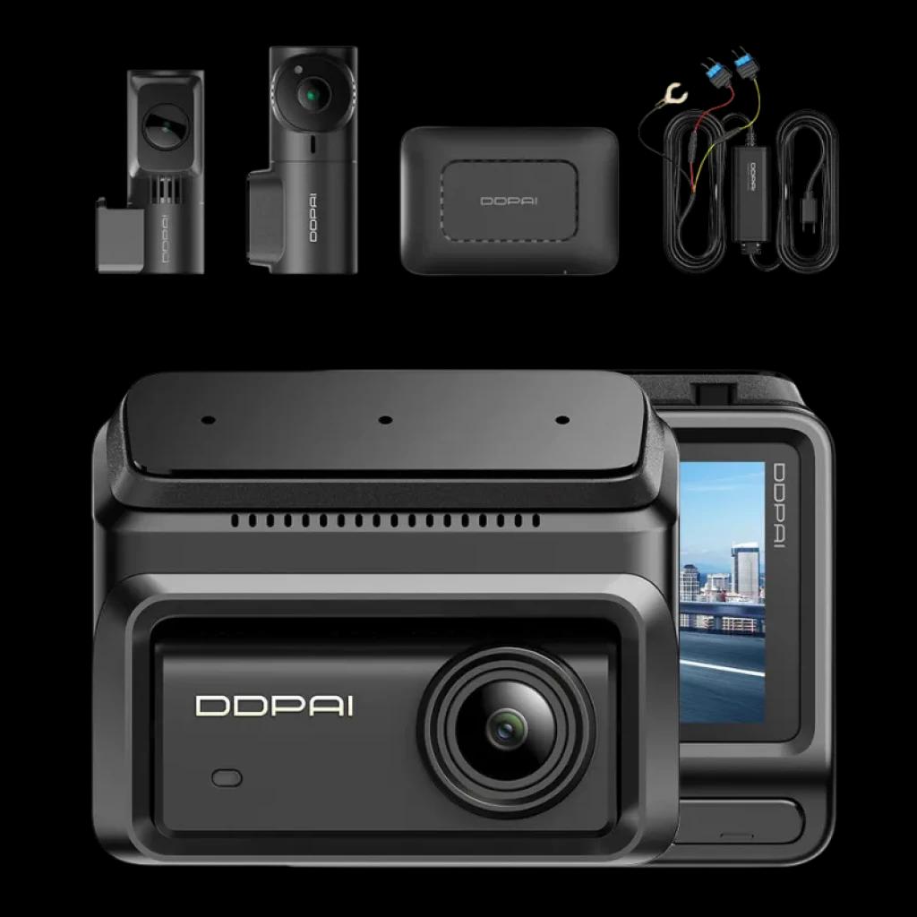 DDPAI Z90 3CH avec module 4G, caméras avant et intérieure, écran intégré, objectif grand angle, capteur arrière, câbles et boîtier d’alimentation