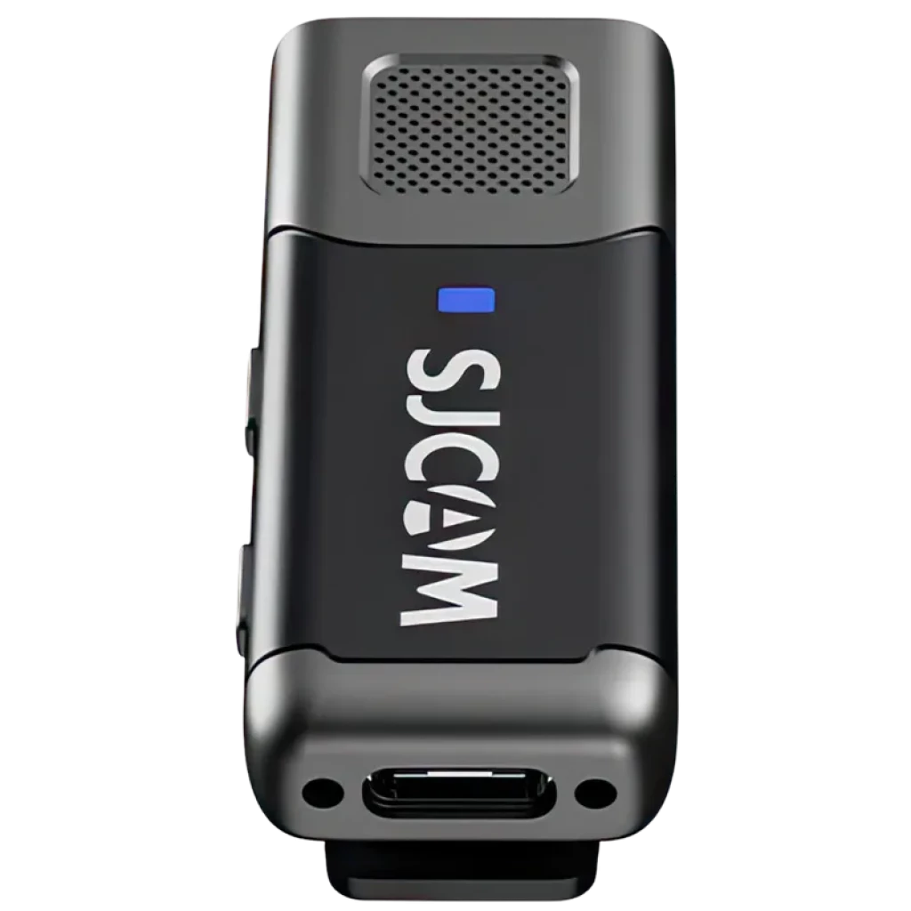 SJCAM M3 micrófono lavalier inalámbrico con carcasa negra, rejilla superior, LED azul y puerto USB-C frontal; diseño compacto y robusto 2TX+1RX