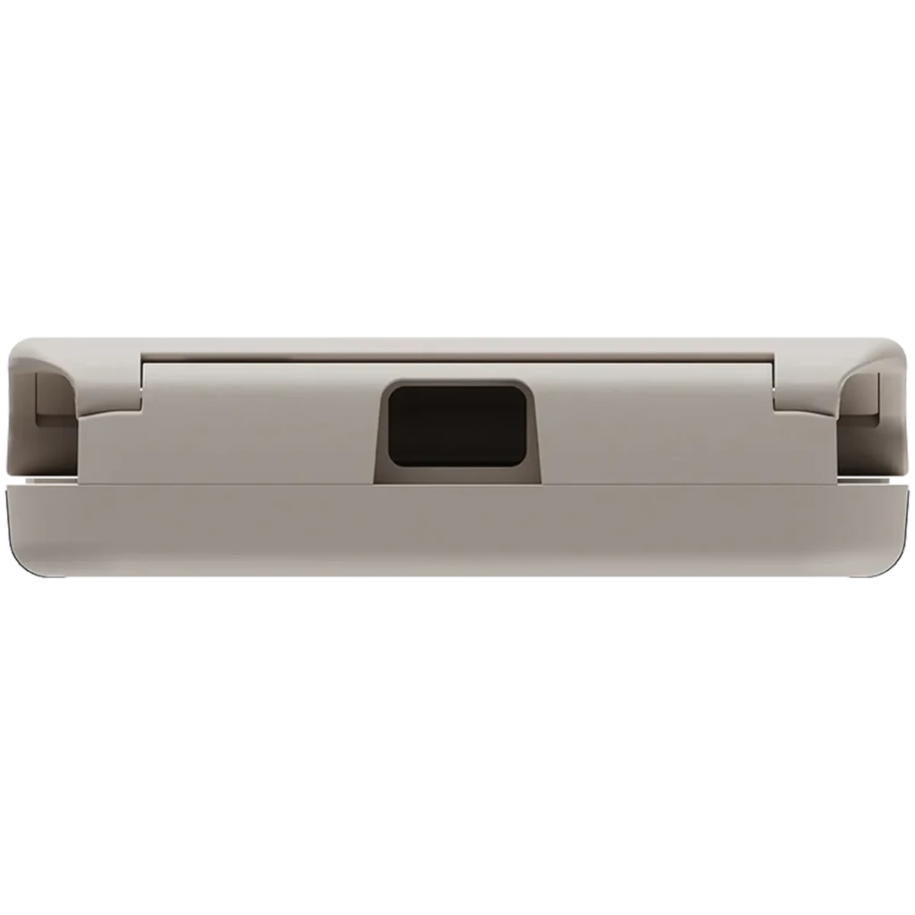 GameSir Pocket Taco P1 Gamepad para Android en color beige, vista inferior del estuche plegable con bisagras laterales y puerto central rectangular