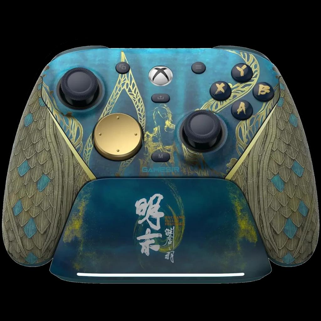 GameSir G7 Pro Wuchan Edition con Estación de carga: mando azul con arte dorado, botones ABXY negros dorados, stick y D-pad dorados, base con caligrafía