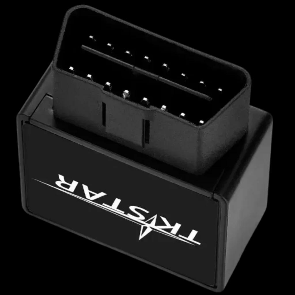 Localizador GPS TKSTAR TK816 4G para porta OBD2 em formato compacto, conector OBD macho de 16 pinos, caixa preta robusta com logotipo TKSTAR em destaque