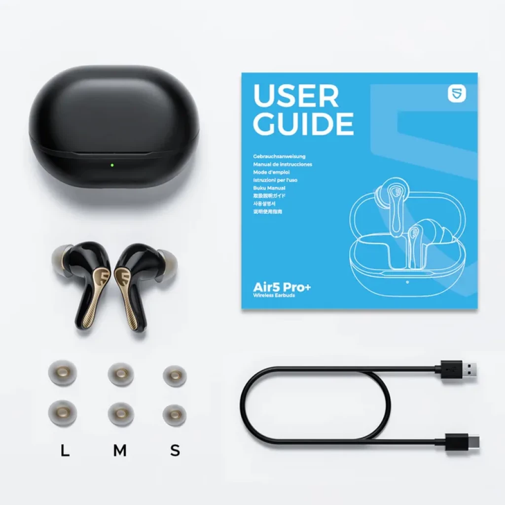 Estojo preto com LED, dois earbuds TWS pretos com detalhes dourados, ponteiras em tamanhos S M L, cabo USB‑A para USB‑C e manual Air5 Pro+ em azul