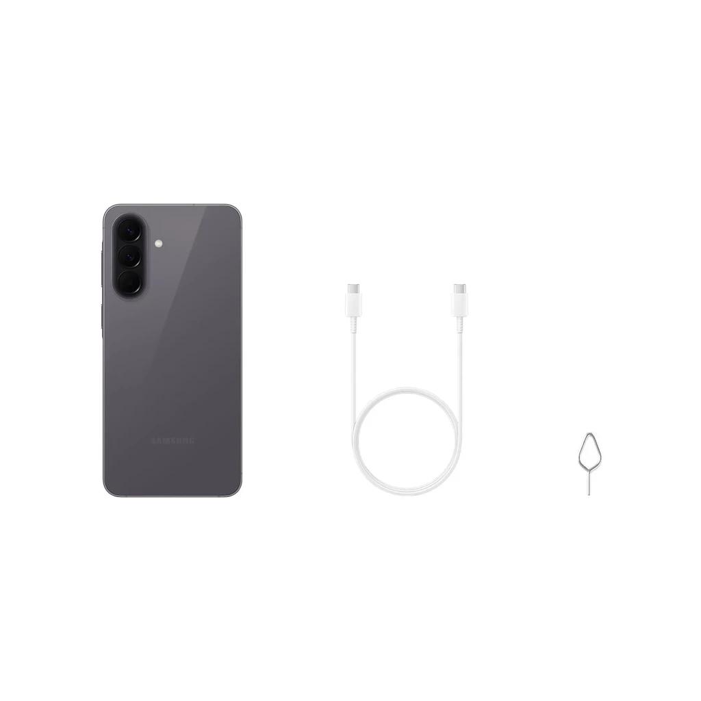 Samsung Galaxy A57 5G gris visto por detrás con triple cámara vertical, incluye cable USB-C blanco y herramienta para bandeja SIM