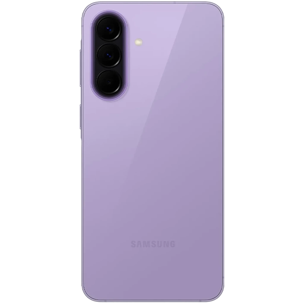 Samsung Galaxy A57 5G lila con acabado brillante, triple cámara vertical y bordes curvos; trasera lisa con logo Samsung discreto