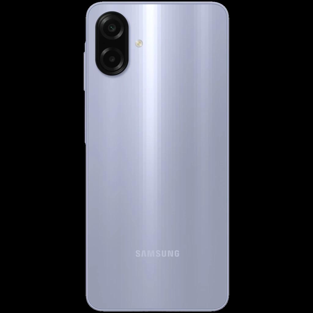 Parte trasera del Samsung Galaxy A07 4G violeta con acabado brillante, doble cámara vertical con flash y logo Samsung centrado en la carcasa lisa