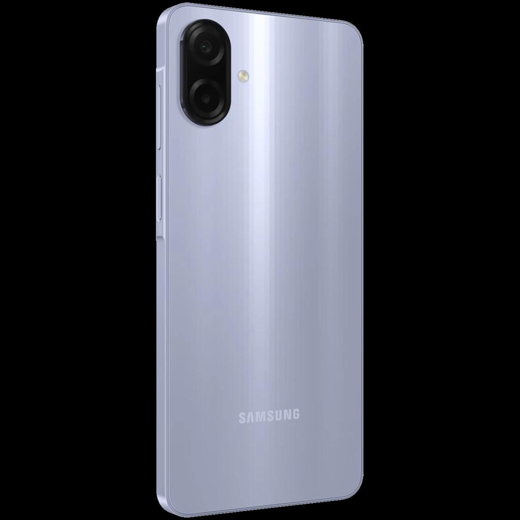 Samsung Galaxy A07 violeta con acabado brillante, doble cámara trasera vertical y cuerpo delgado con bordes curvos; diseño moderno y elegante