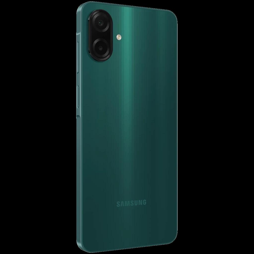 Samsung Galaxy A07 4G verde con acabado brillante, doble cámara trasera vertical y bordes rectos; diseño delgado y moderno con logo Samsung en la parte baja