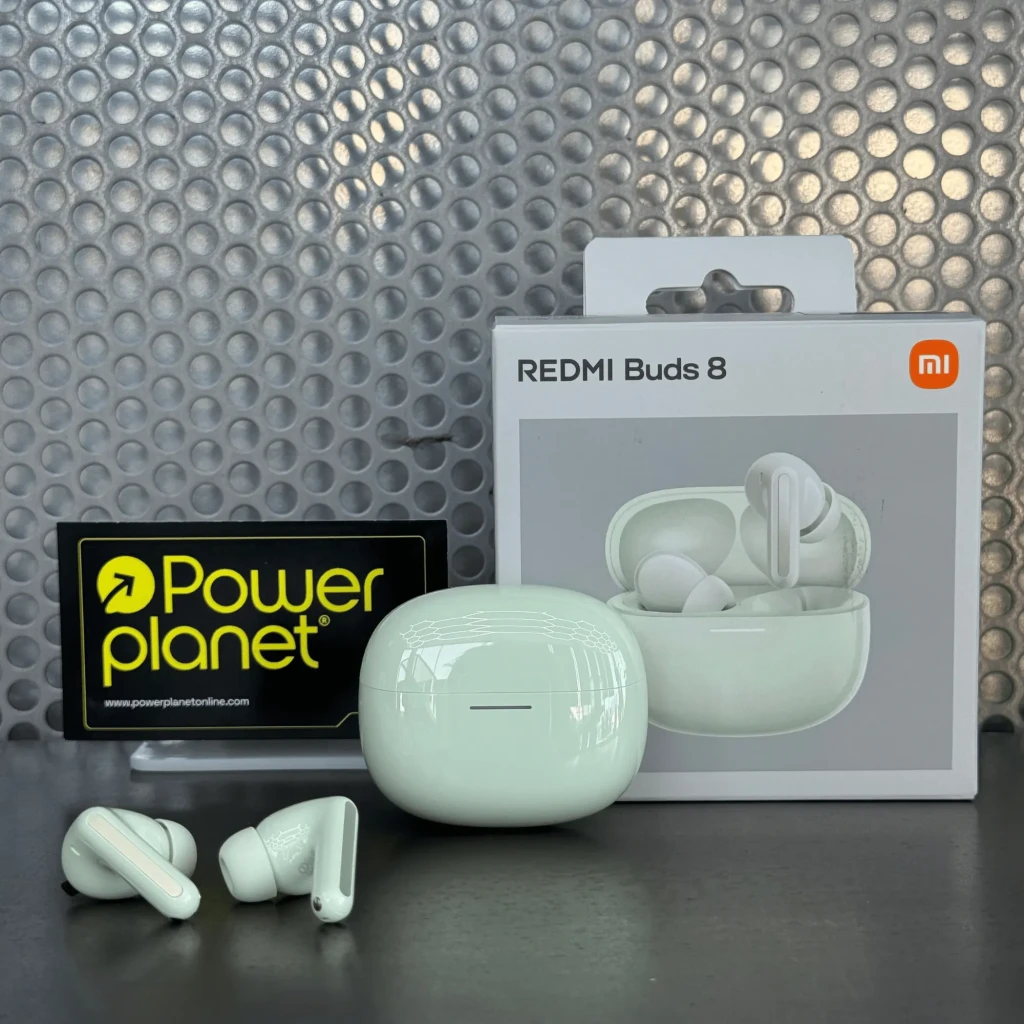 Estuche y auriculares Xiaomi Redmi Buds 8 ANC 50dB en color verde suave, diseño compacto con almohadillas, Bluetooth 5.4 y caja con imagen del producto