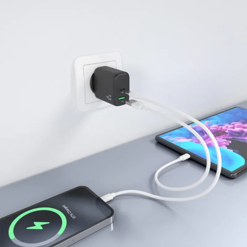 Aisens GaN A110-0972 45W USB-C + USB-A en negro, cargador de pared compacto con dos puertos, carga rápida simultánea para smartphone y tablet