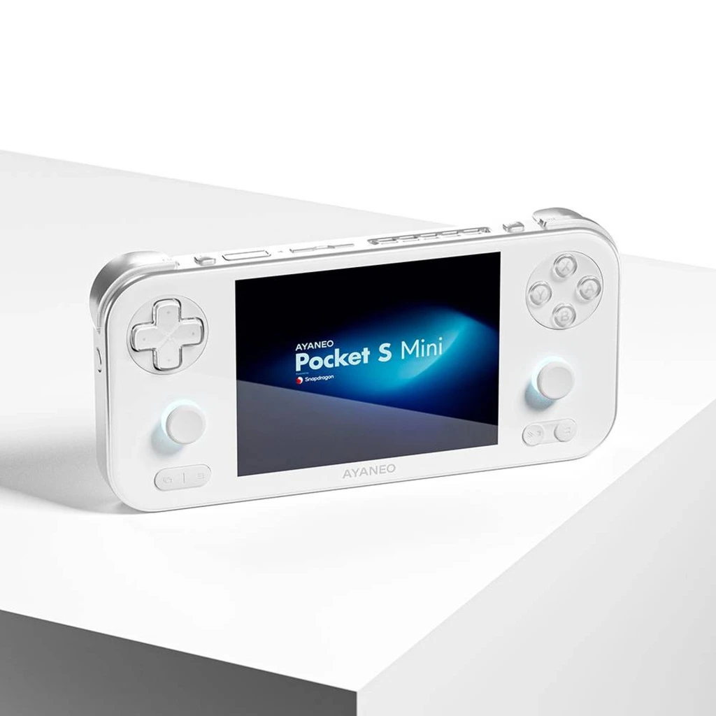 Ayaneo Pocket S Mini 8GB/128GB Blanco, consola retro compacta con pantalla central, cruceta a la izquierda, cuatro botones a la derecha y joysticks iluminados