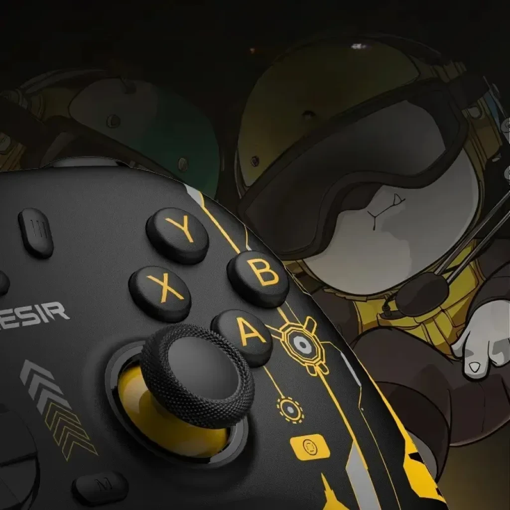 GameSir Nova 2 Lite Panda Edition - Gamepad negro con detalles amarillos, botones ABXY resaltados, joystick texturizado y arte de panda piloto estilo cómic