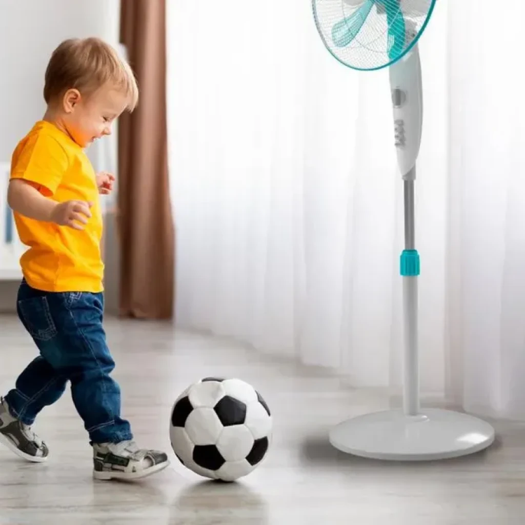 Cecotec EnergySilence 520 Power Blanco 50W ventilador de pie con base redonda, mástil ajustable, rejilla blanca y aspas turquesa en diseño moderno