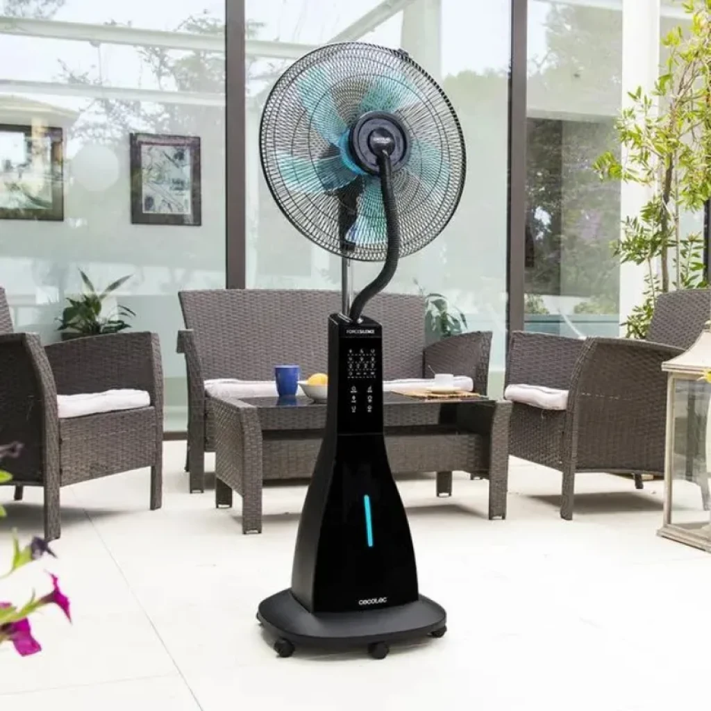 Cecotec EnergySilence 690 Freshessence - Ventilador de pie negro con panel táctil, aspas azul turquesa, rejilla metálica, base con ruedas y luz LED frontal
