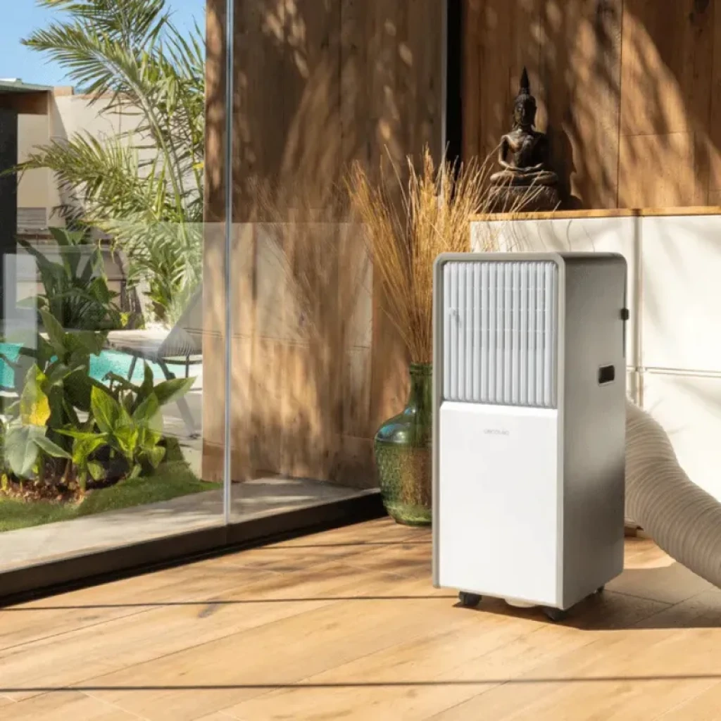 Cecotec ForceClima 12850 Style Heating Connected con rejilla frontal, panel superior, asas laterales y ruedas; tubo de salida flexible para instalación