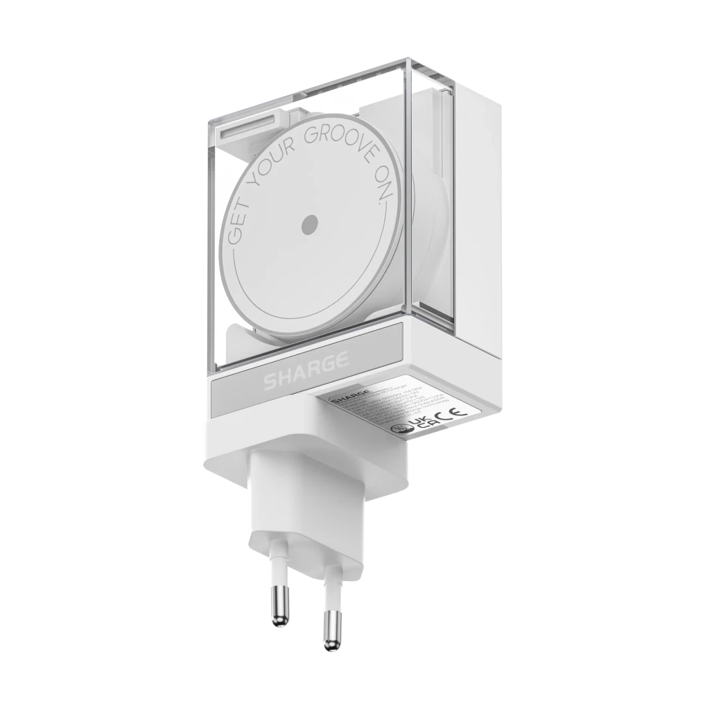 Cargador SHARGE blanco 65W GaN con cable retráctil integrado, doble puerto PD 3.0, enchufe europeo, diseño compacto con carcasa transparente y bobina visible