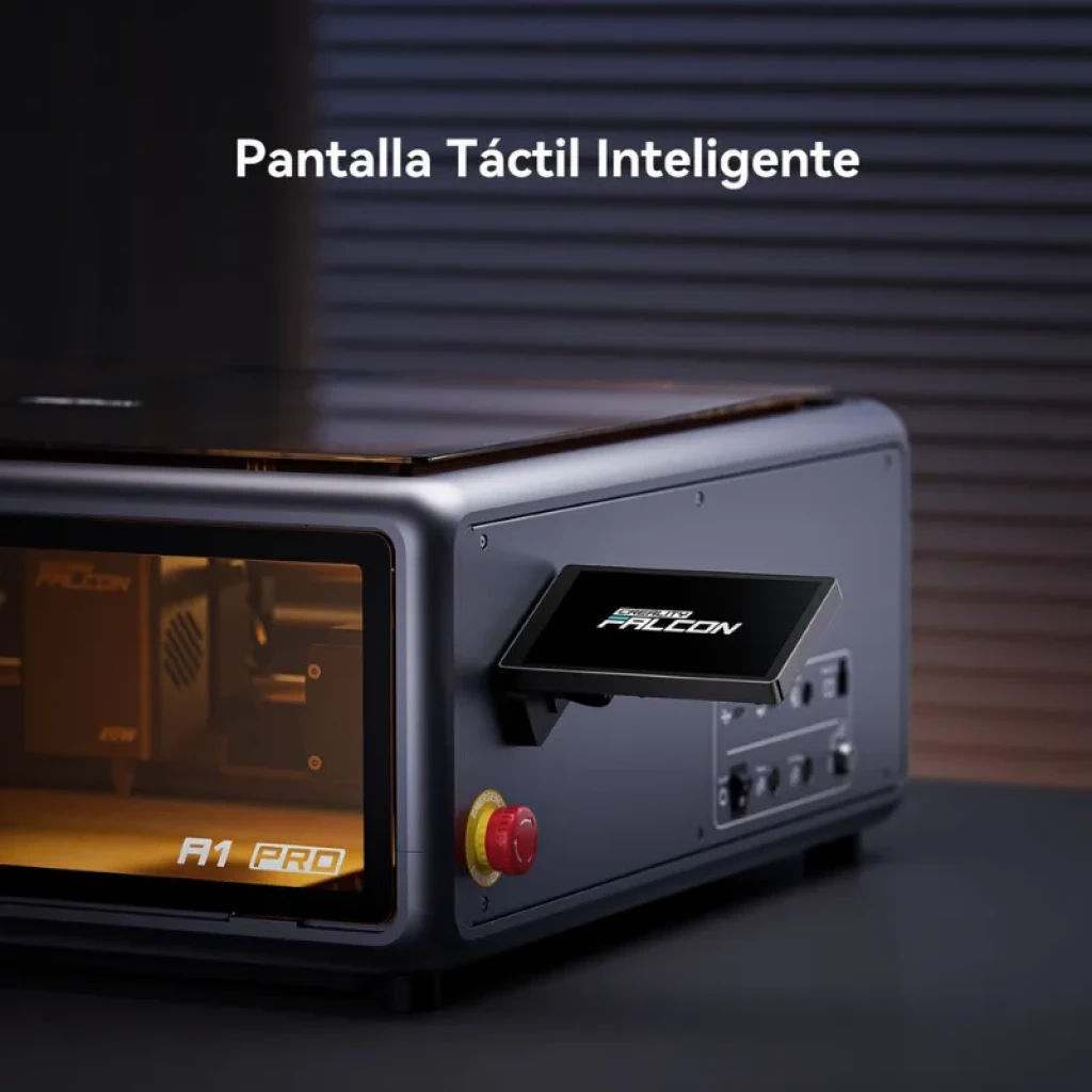 Creality Falcon A1 Pro 20W con cámara integrada, grabadora láser con pantalla táctil lateral, chasis metálico robusto y botón de emergencia rojo visible