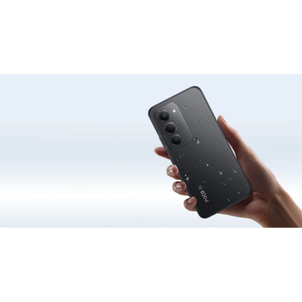 Xiaomi Poco M8s 5G negro con trasera mate salpicada de agua, módulo de cámara dual vertical con flash y logo Poco en esquina inferior