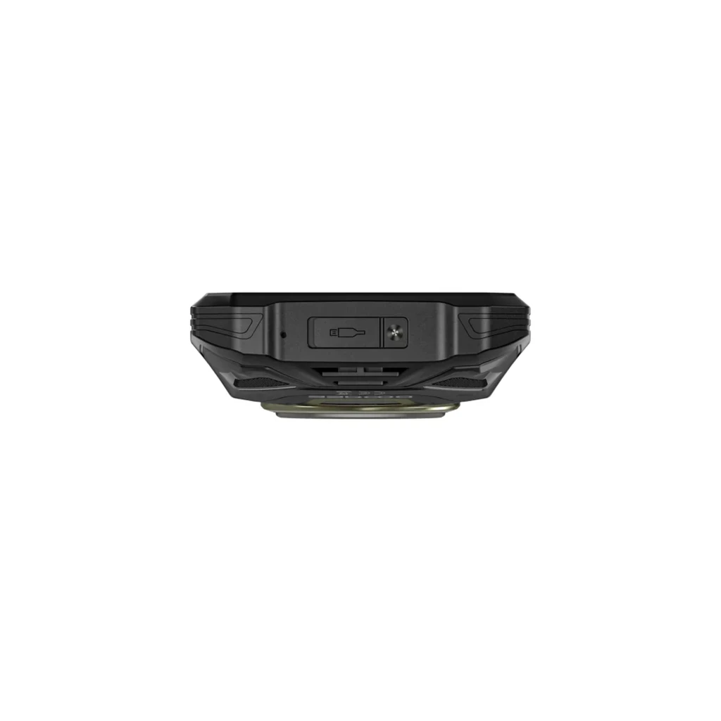 Puerto inferior del Doogee V Max 2 Pro 5G con tapa protectora USB y tornillo, diseño robusto negro IP68 y bordes reforzados para resistencia extrema
