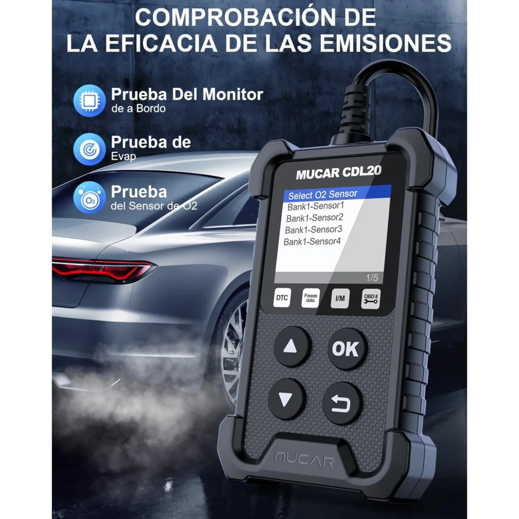 MUCAR CDL20 Escáner OBD2 portátil con pantalla a color, botones grandes, carcasa robusta y cable fijo; muestra menús DTC, I/M y pruebas de sensores O2