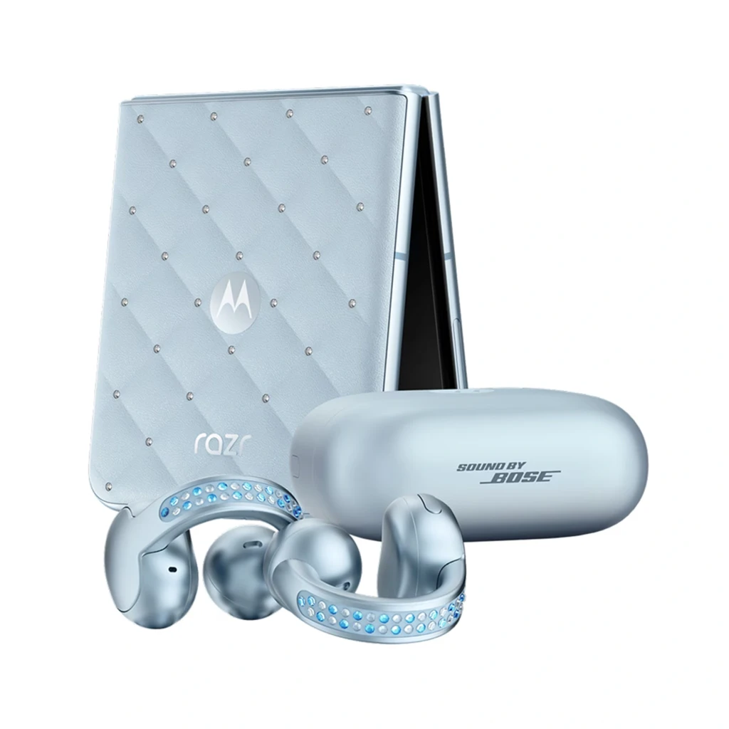 Motorola Razr 60 5G Swarovski Edition azul con tapa acolchada y brillos, pantalla externa; incluye moto buds loop azules con estuche Sound by Bose