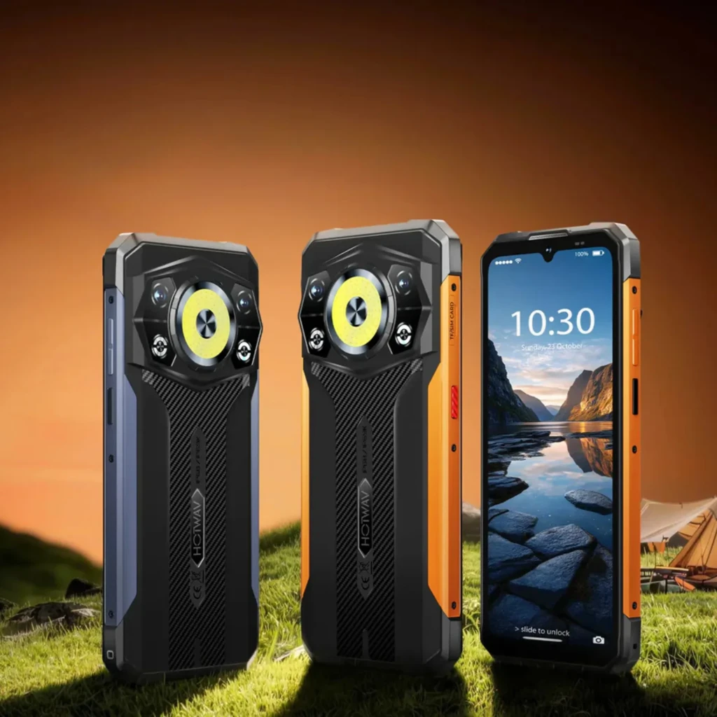 Hotwav Cyber 17 naranja, smartphone rugerizado con linterna LED trasera central, doble lente, marco robusto con detalles en negro y pantalla frontal con notch