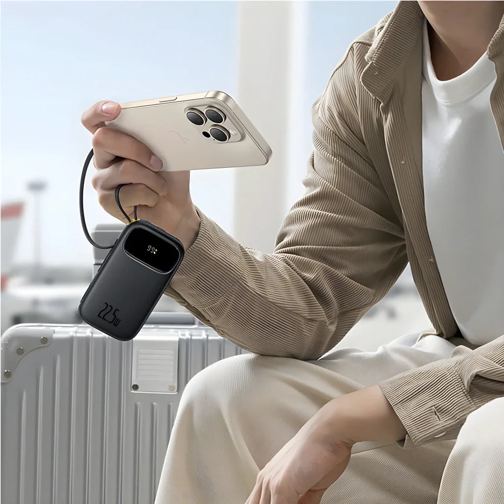 Power Bank Baseus EnerFill FC31 negro 20000mAh con pantalla LED, potencia 22.5W, cable corto integrado, puertos USB-C y Lightning, diseño compacto portátil