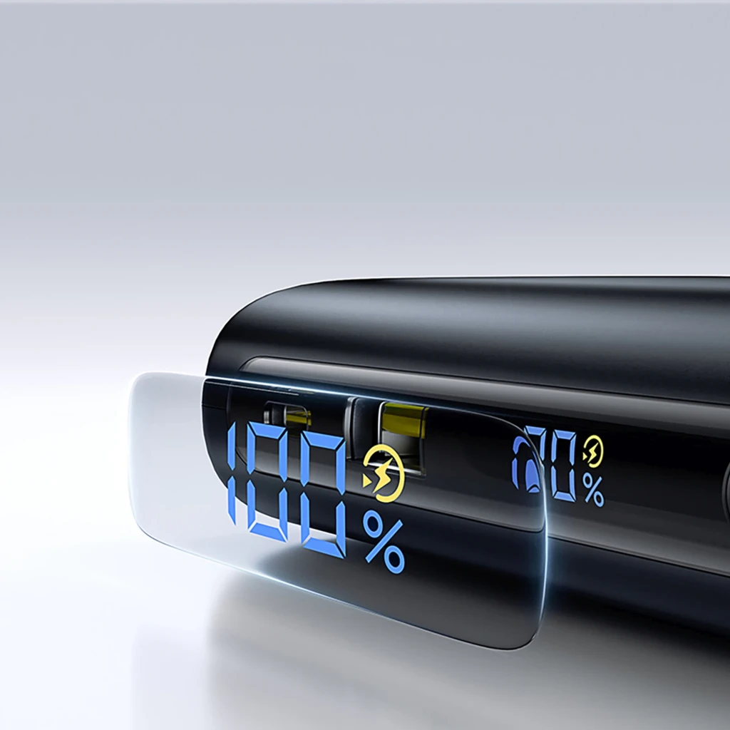 Pantalla LED azul con indicador 100% y símbolo de carga rápida en un power bank negro de bordes redondeados, diseño moderno y pulido
