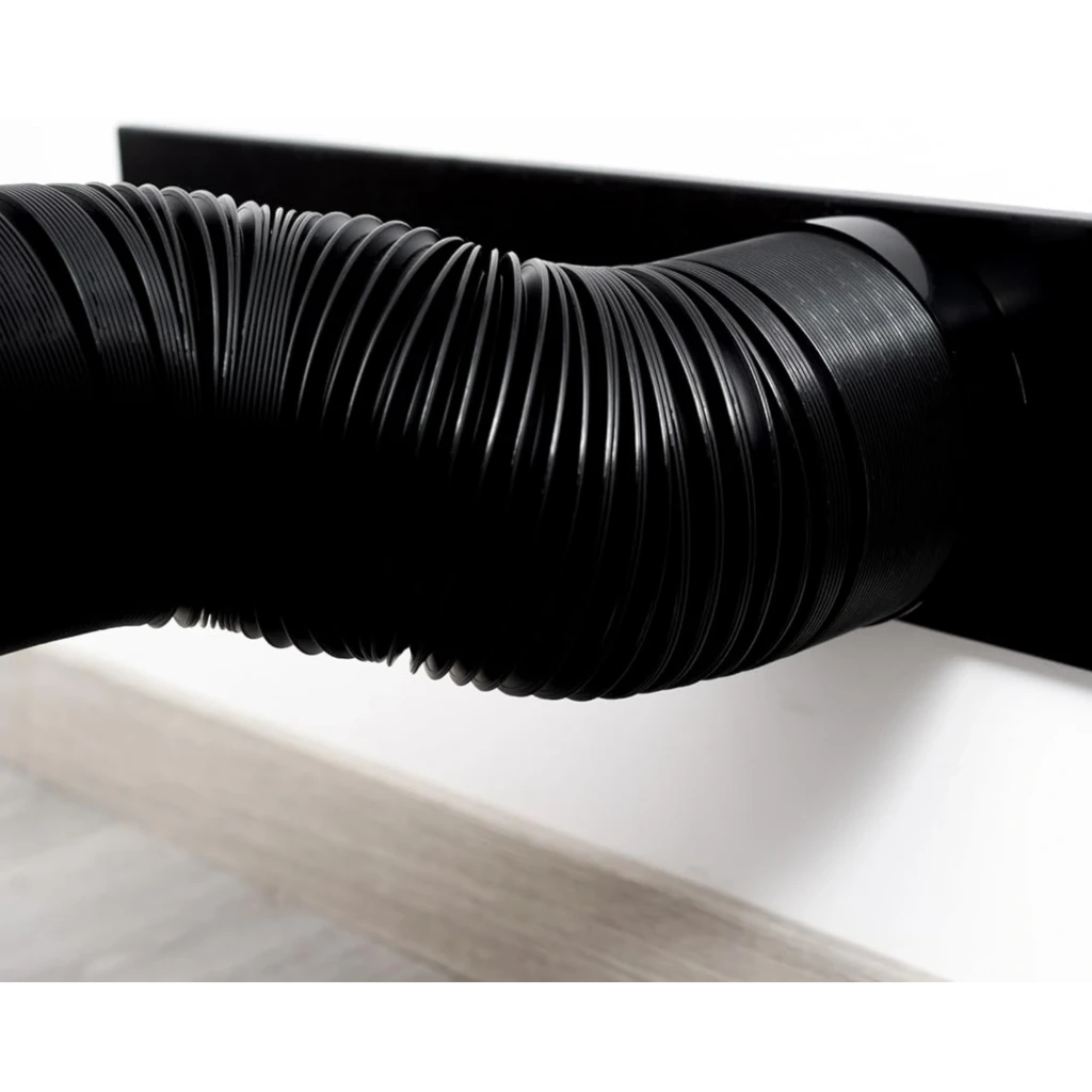 Manguera de escape negra flexible del Glaziar Predator S30PLUS, conectada a panel de ventana, acabado acanalado y ajuste hermético para ventilación eficiente