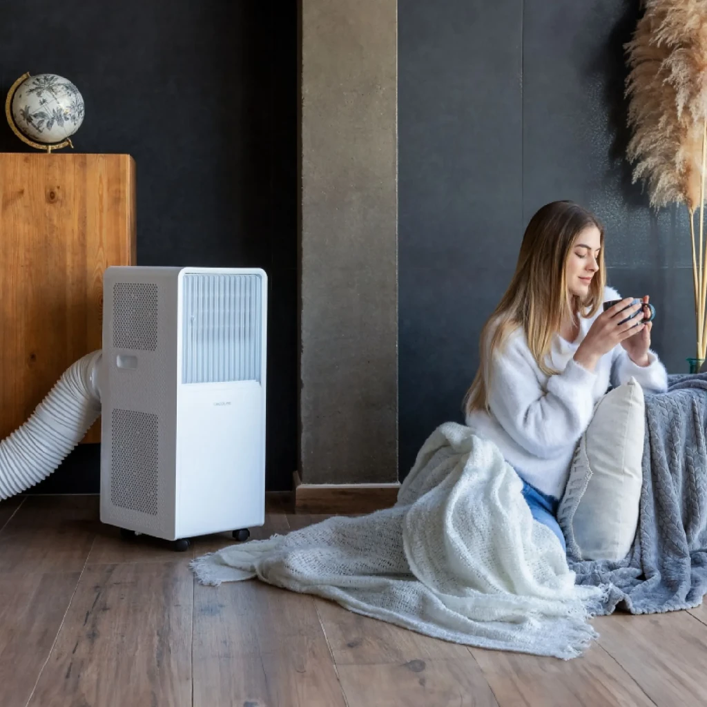 Cecotec ForceClima 7550 Style Connected aire acondicionado portátil blanco con rejilla frontal, panel minimalista, tubo de extracción y ruedas, 7000 BTU/h