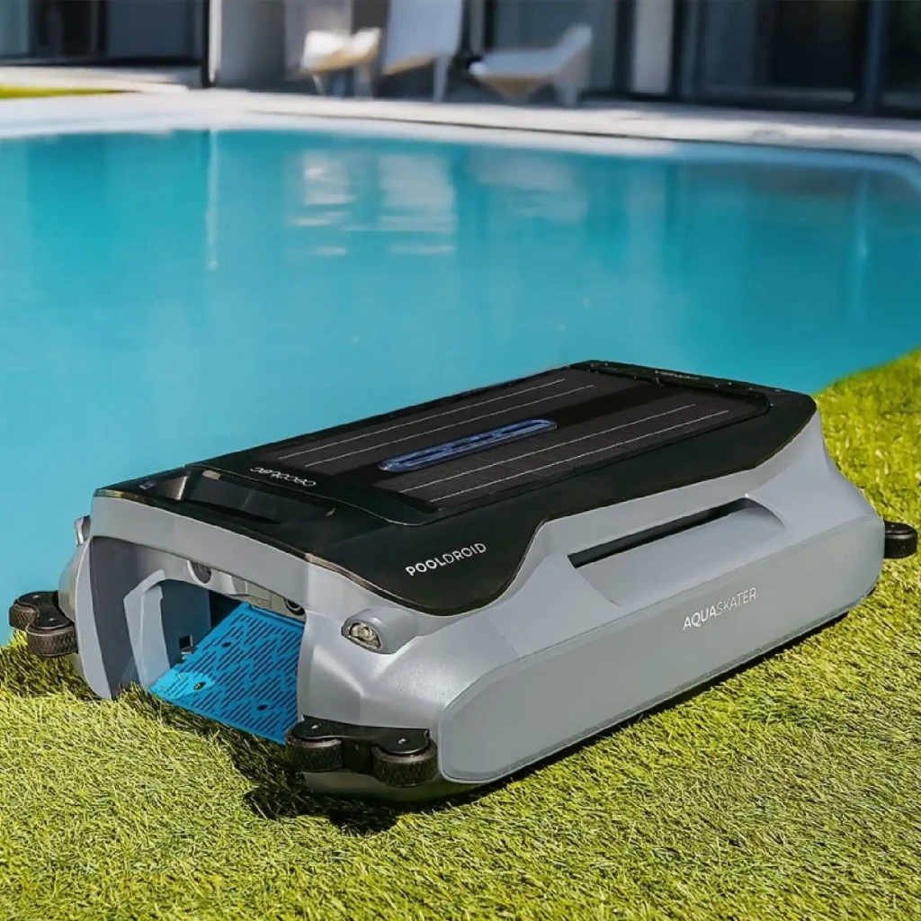 Cecotec Conga Pooldroid AquaSkater 4,5L robot limpia piscinas gris con diseño bajo, ruedas robustas y entrada frontal con filtro azul para succión eficiente