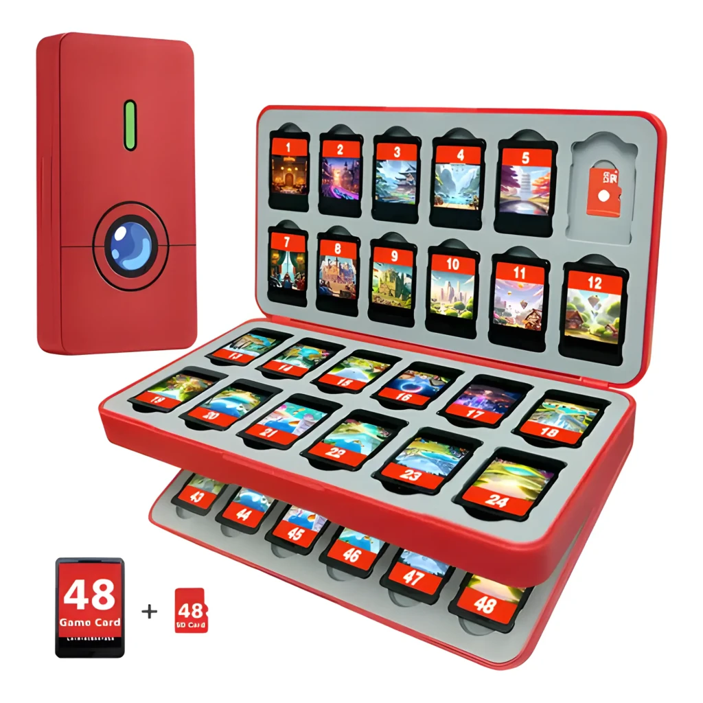 Estuche rojo rígido con diseño tipo cámara, ranuras numeradas para 48 tarjetas de juego y 48 microSD, interior gris de doble cara y cierre magnético