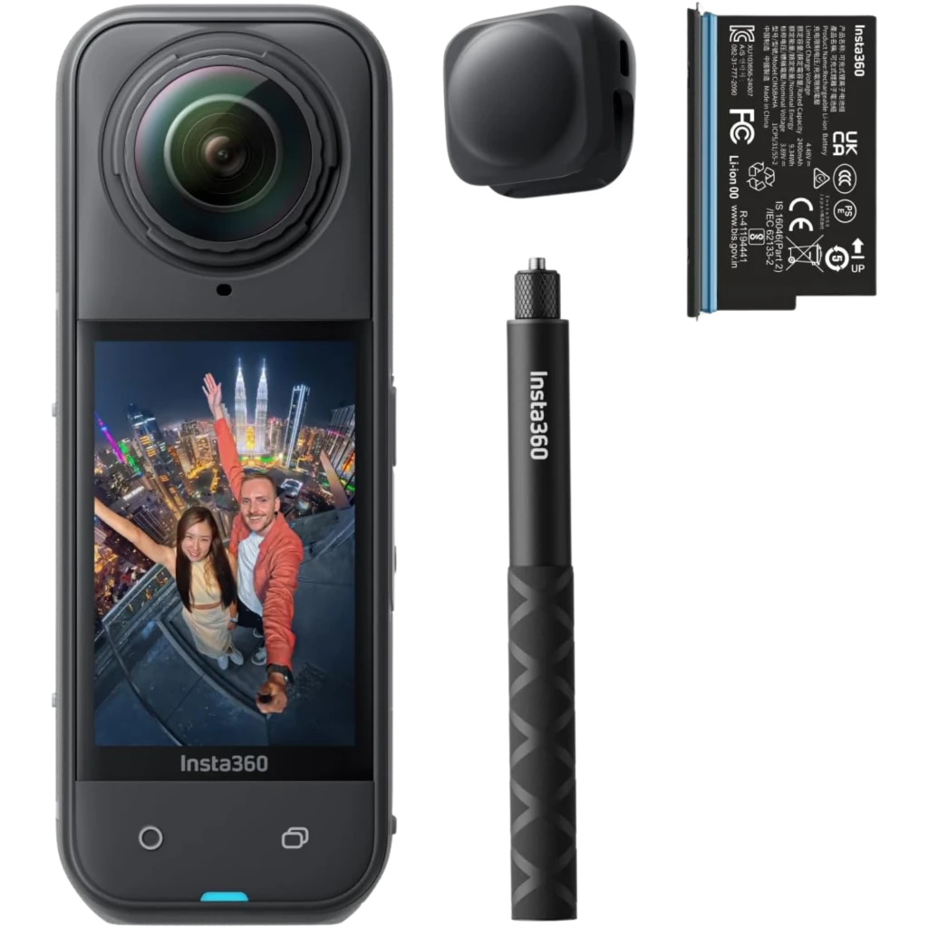 Cámara Insta360 X5 8K 360° negra con doble lente, pantalla frontal, palo de extensión texturizado, batería extra y carcasa sumergible hasta 15 m con