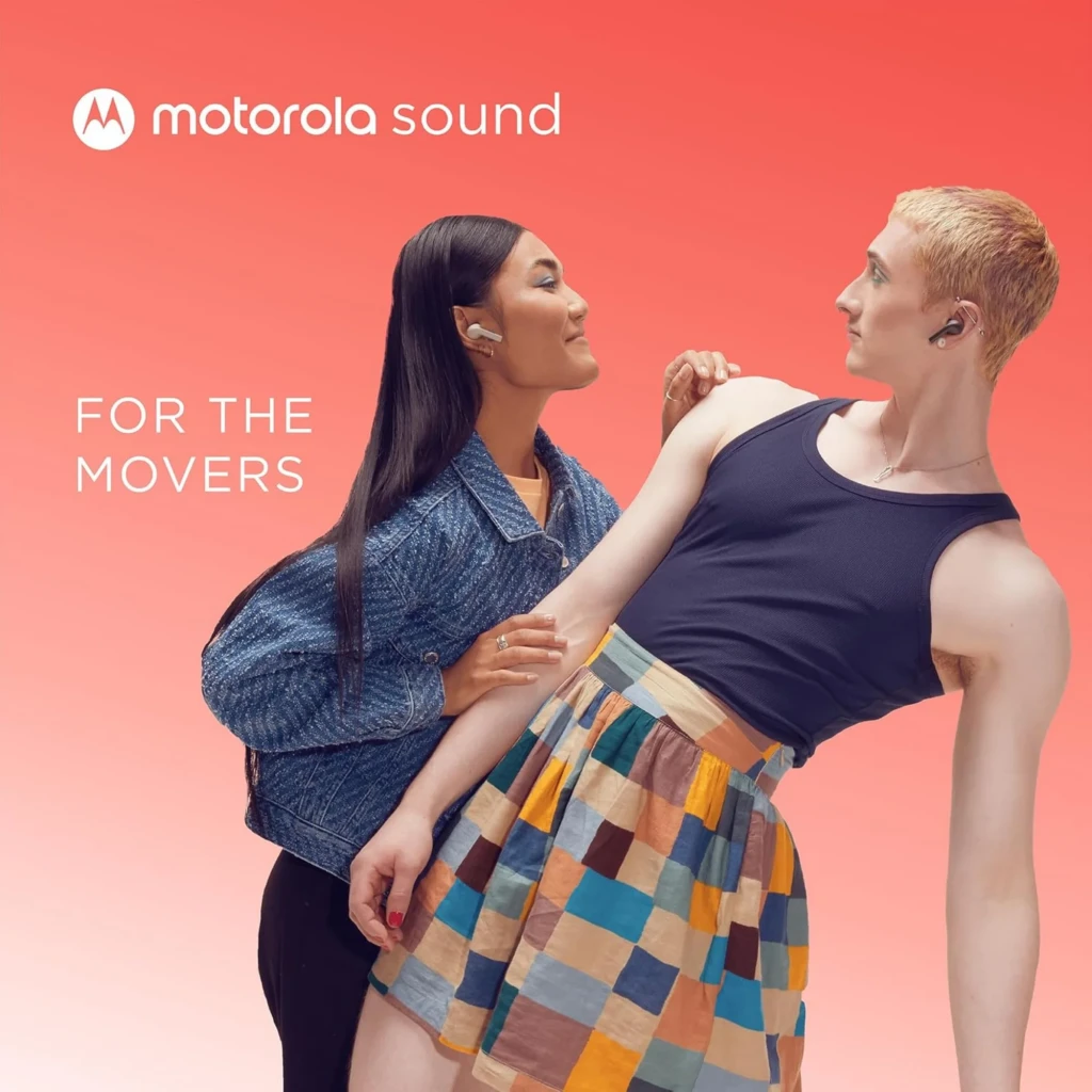Auriculares Motorola Moto Buds 065 negros con estuche compacto, diseño in ear, acabado mate, resistencia IPX4 y autonomía total de hasta 17 horas