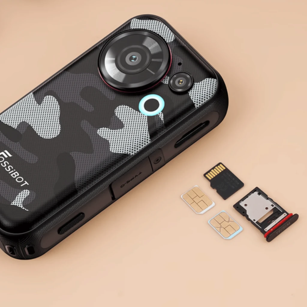 Fossibot F116 Pro 5G negro con tapa trasera camuflada, gran módulo de cámara con aro azul, ranura SIM dual, bandeja y tarjeta microSD junto al equipo