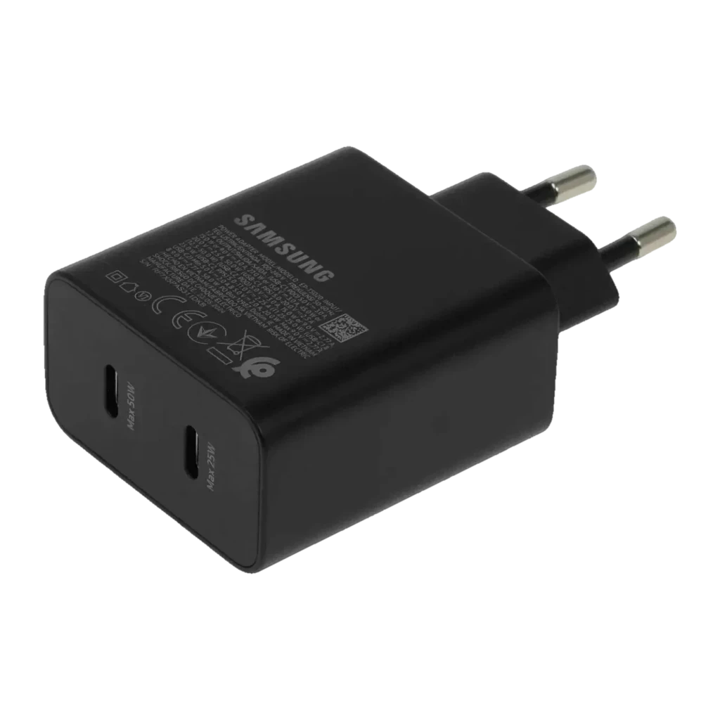 Cargador Samsung Power Duo EP-T5020 negro, compacto, con dos puertos USB-C frontales y enchufe europeo, potencia total 50 W para carga rápida y simultánea