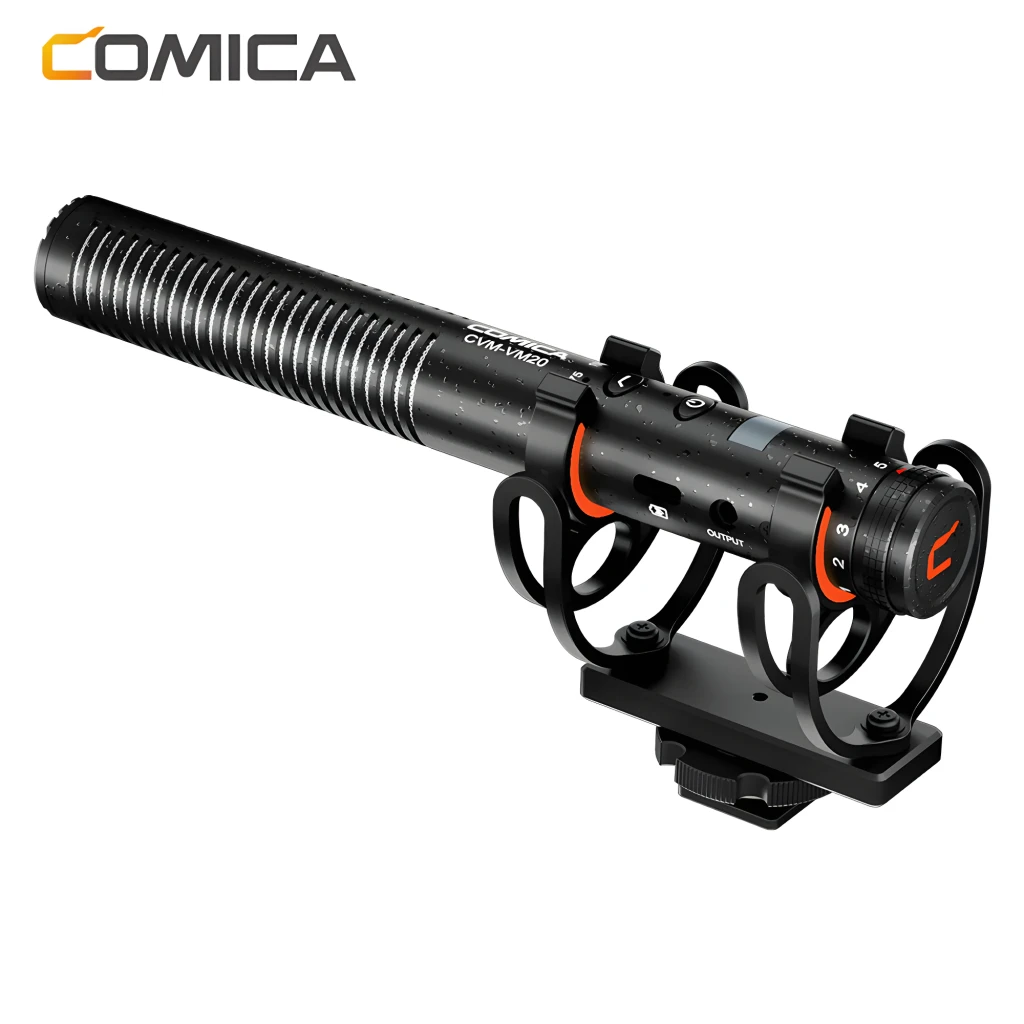 Micrófono Comica CVM-VM20 condensador shotgun supercardioide con montura antivibración, cuerpo metálico negro ranurado y control de ganancia integrado