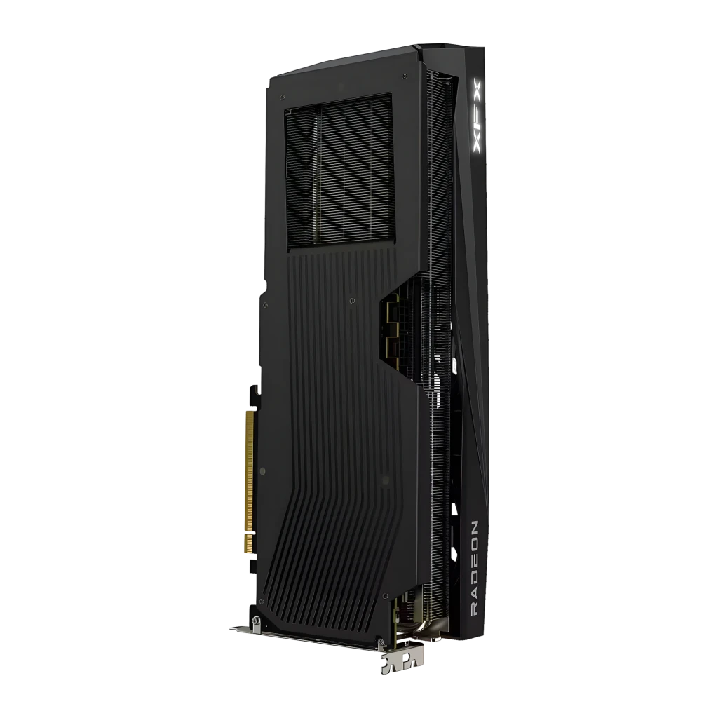XFX Radeon RX 9070 QuickSilver OC 16GB negro, vista lateral trasera: backplate estriado, conectores de alimentación dorados