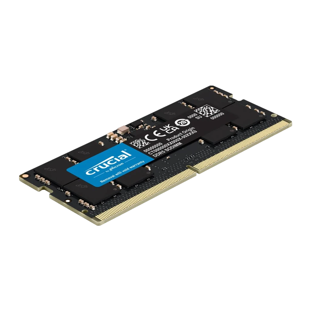 Crucial RAM DDR5 5600MHz 32GB SODIMM CL46 negro, vista en ángulo lateral: perfil delgado del módulo y conector dorado