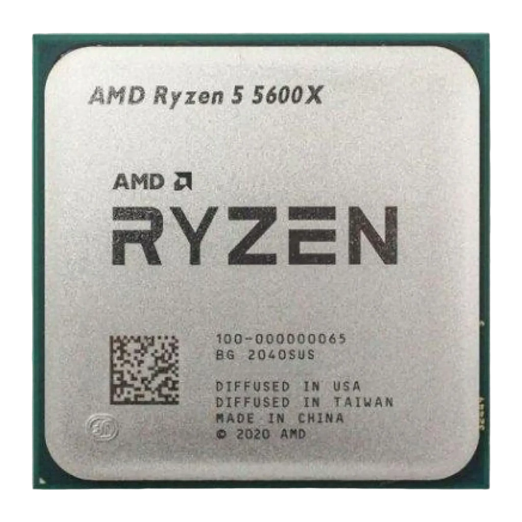 Procesador AMD Ryzen 5 5600X visto de cerca: IHS plateado con logotipo AMD Ryzen, código QR grabado y texto técnico; formato cuadrado para socket AM4