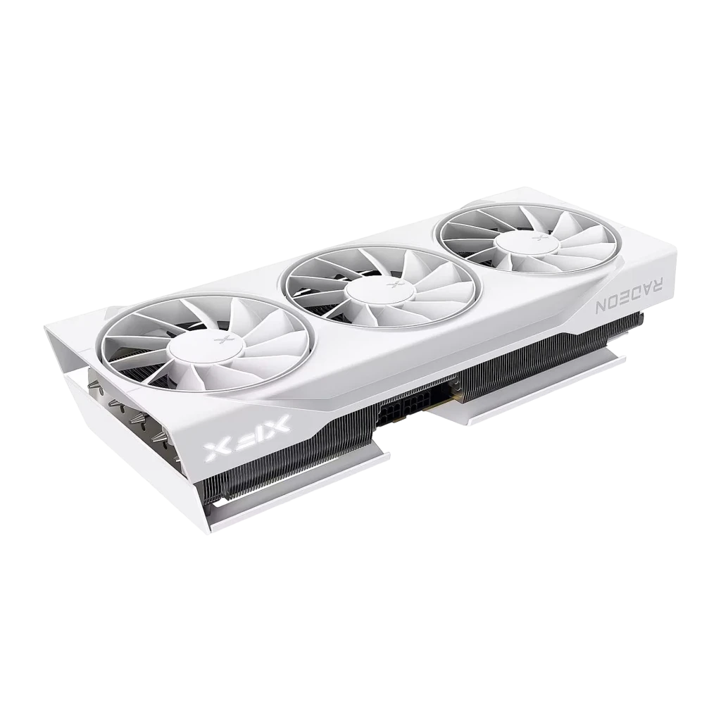 XFX Radeon RX 9070 Swift Triple Fan OC 16GB blanca, ángulo inferior frontal: logo XFX iluminado, aletas disipador y texto