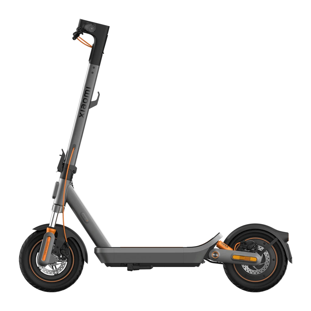 Patinete Eléctrico Xiaomi Electric Scooter 6 Max gris con detalles naranjas, ruedas 12 pulgadas, freno de disco delantero y trasero, plataforma baja y faro