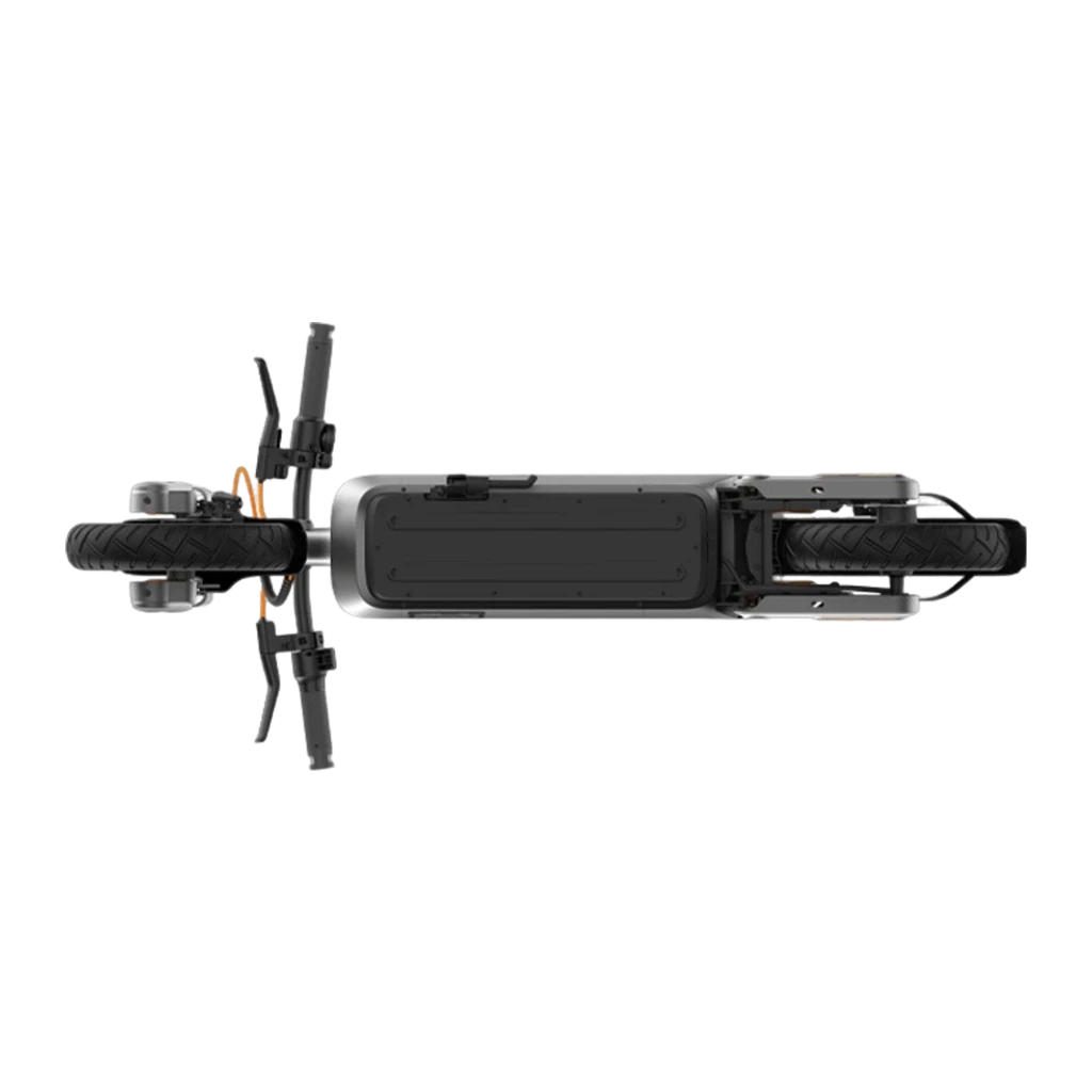 Vista superior del chasis del Patinete Eléctrico Xiaomi 6 Max: base robusta, neumáticos de 12 pulgadas, frenos visibles y cableado integrado en color negro y