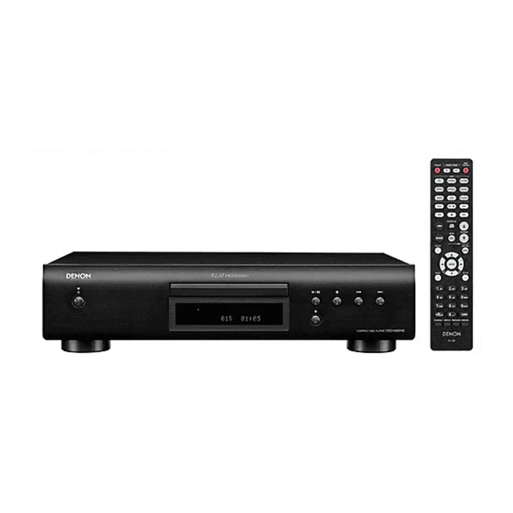 Denon DCD-600NE negro, vista frontal con mando: reproductor CD, display, bandeja y mando a distancia negro