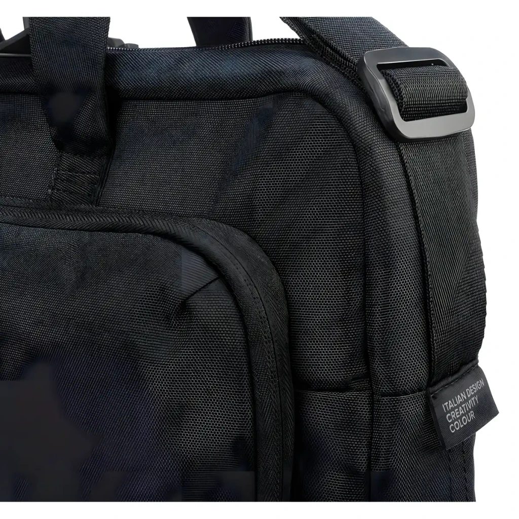 Tucano Maletín Star 15,6 pulgadas negro, detalle: correa ajustable, hebilla y etiqueta Italian Design en tejido nylon
