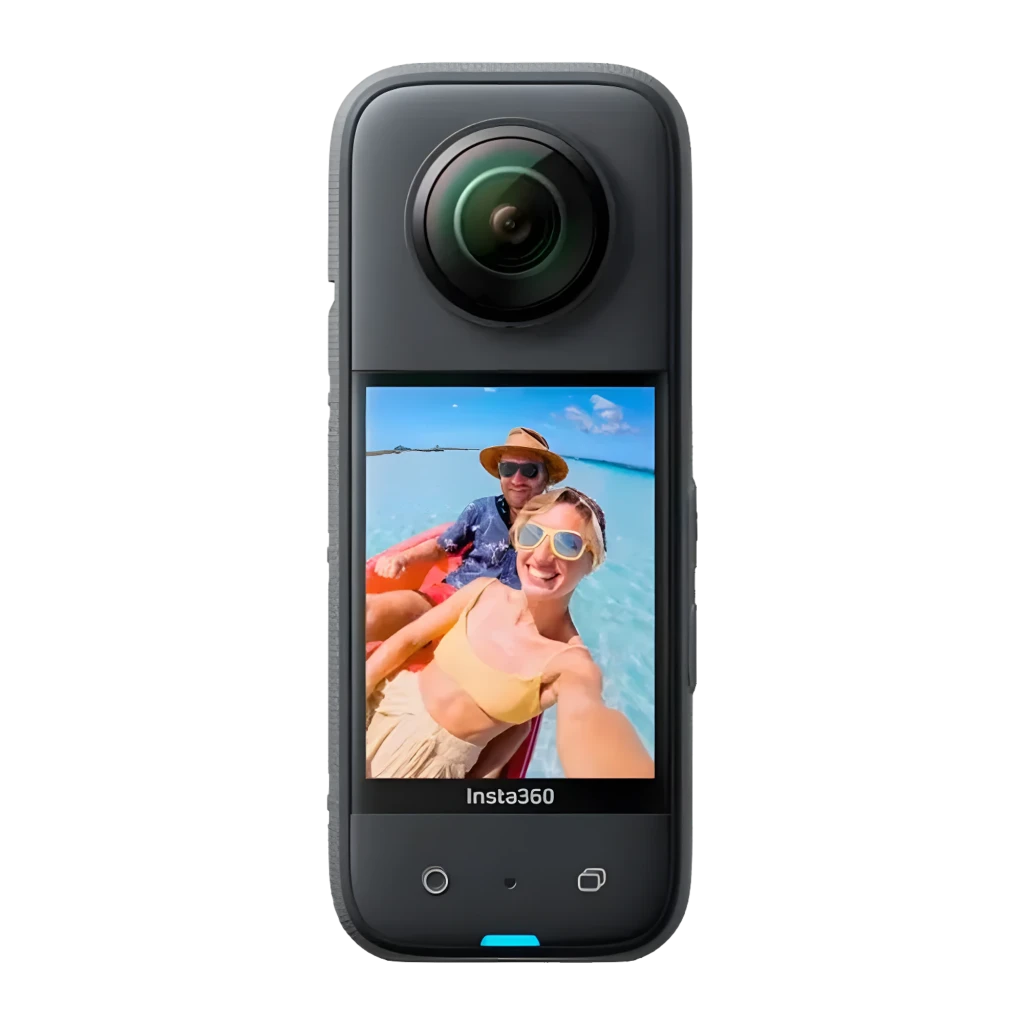 Cámara 360 compacta con doble lente ojo de pez, pantalla táctil frontal a color, cuerpo negro robusto y controles inferiores; diseño vertical y moderno