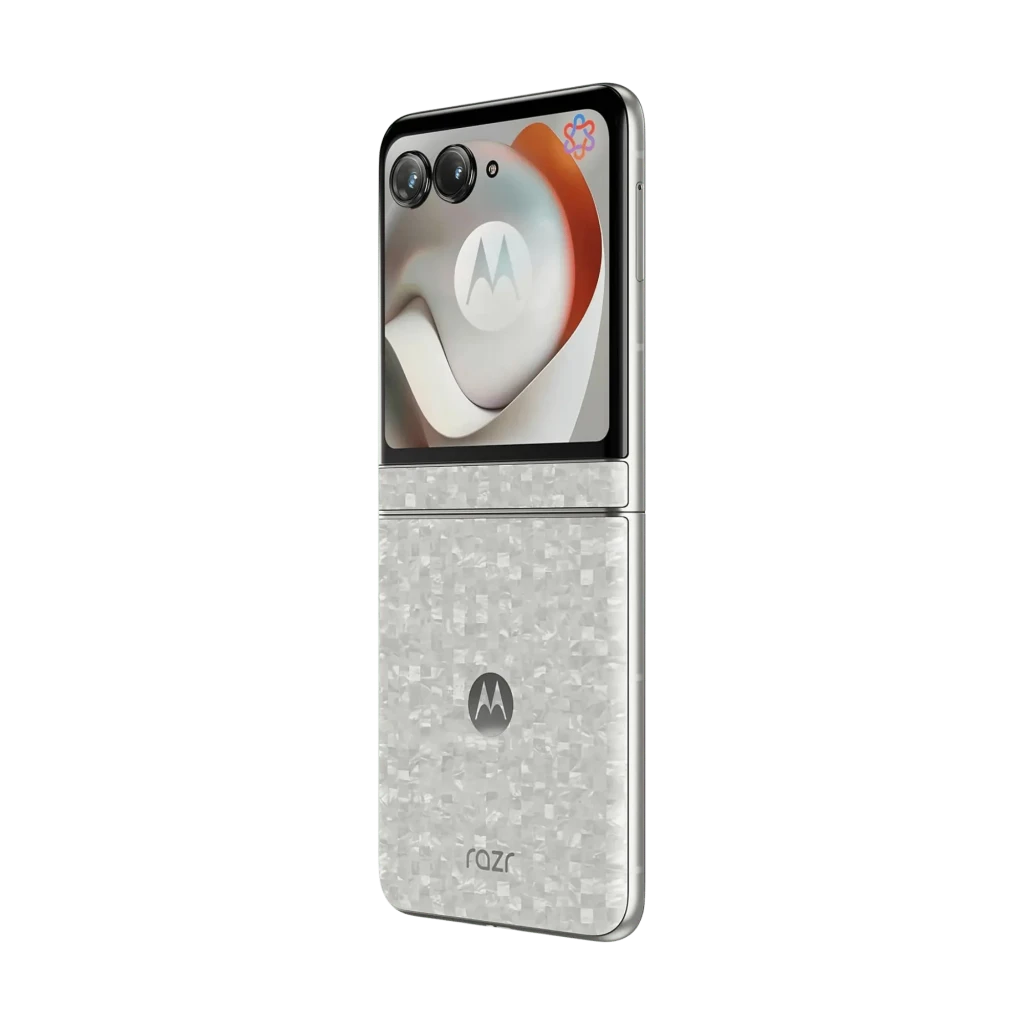 Motorola Razr 70 5G Bright White plegable con textura nacarada, doble cámara trasera, pantalla externa y logo M; diseño elegante y compacto 256 GB 8 GB 4800