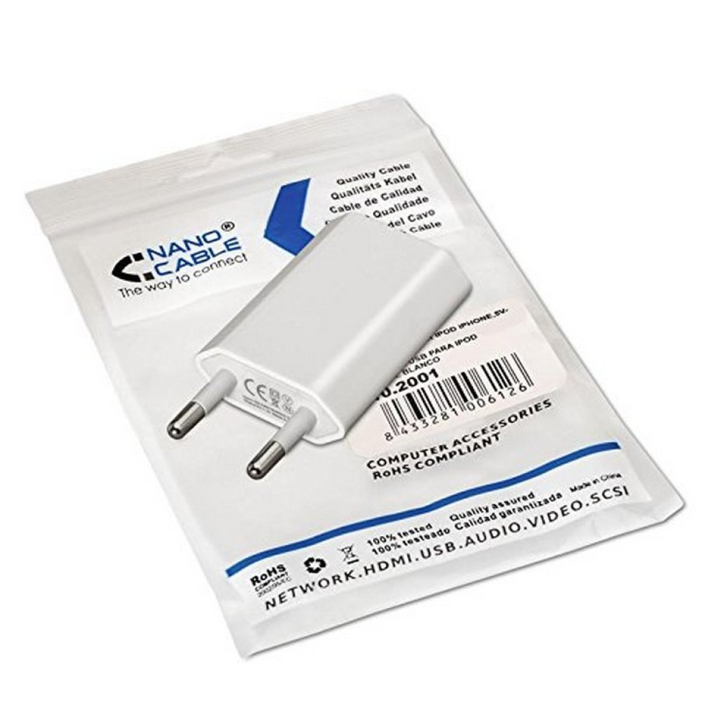 Nanocable Cargador USB 5V/1A - Color Blanco; Cargador sobre su bolsa de empaquetado