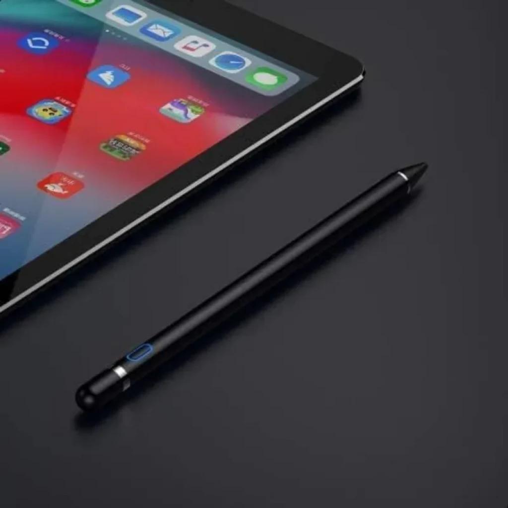 Lápiz Stylus K811 capacitivo negro con punta fina y botón azul, cuerpo metálico elegante, compatible con Xiaomi Pad, iPad y Samsung Tab