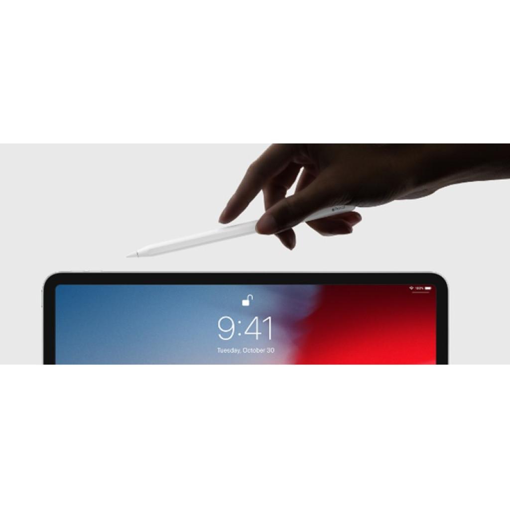 Apple Pencil 2ª Gen blanco sostenido sobre iPad, diseño minimalista, punta fina y cuerpo magnético compatible con borde del iPad, estado desprecintado